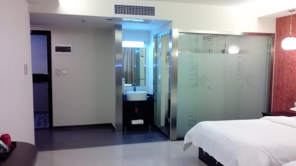 Fairyland Hotel Dongfeng Plaza Куньмін Номер фото