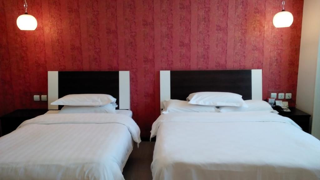 Fairyland Hotel Dongfeng Plaza Куньмін Екстер'єр фото