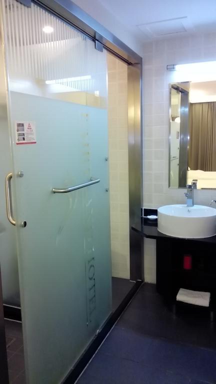 Fairyland Hotel Dongfeng Plaza Куньмін Екстер'єр фото