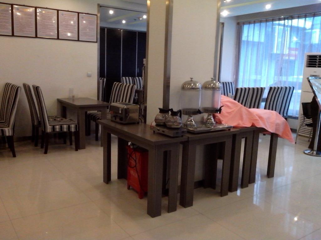 Fairyland Hotel Dongfeng Plaza Куньмін Екстер'єр фото