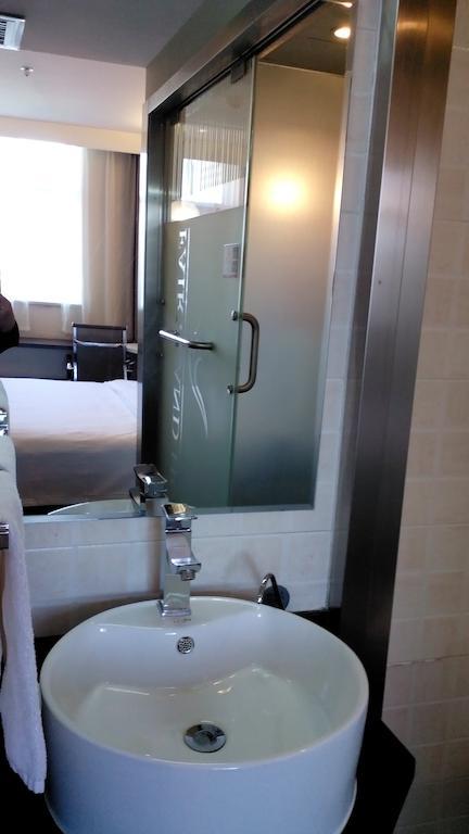 Fairyland Hotel Dongfeng Plaza Куньмін Екстер'єр фото