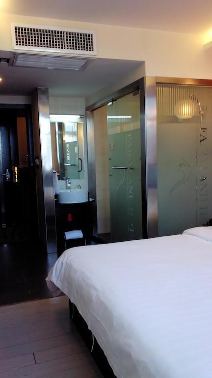 Fairyland Hotel Dongfeng Plaza Куньмін Екстер'єр фото