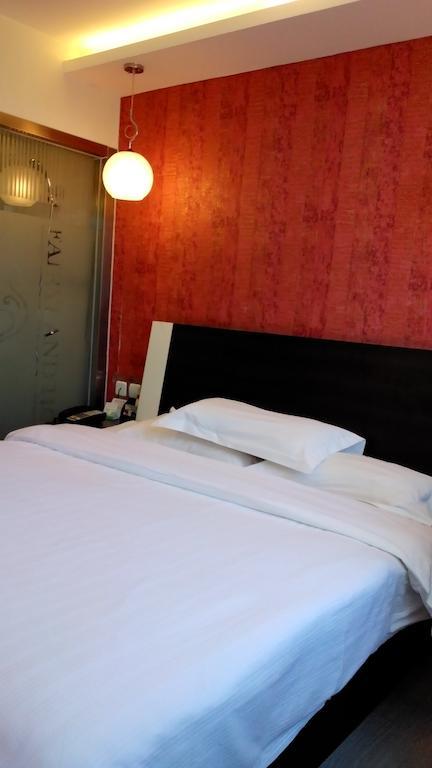 Fairyland Hotel Dongfeng Plaza Куньмін Номер фото