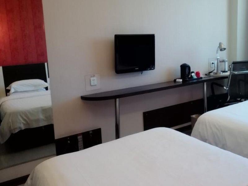 Fairyland Hotel Dongfeng Plaza Куньмін Екстер'єр фото